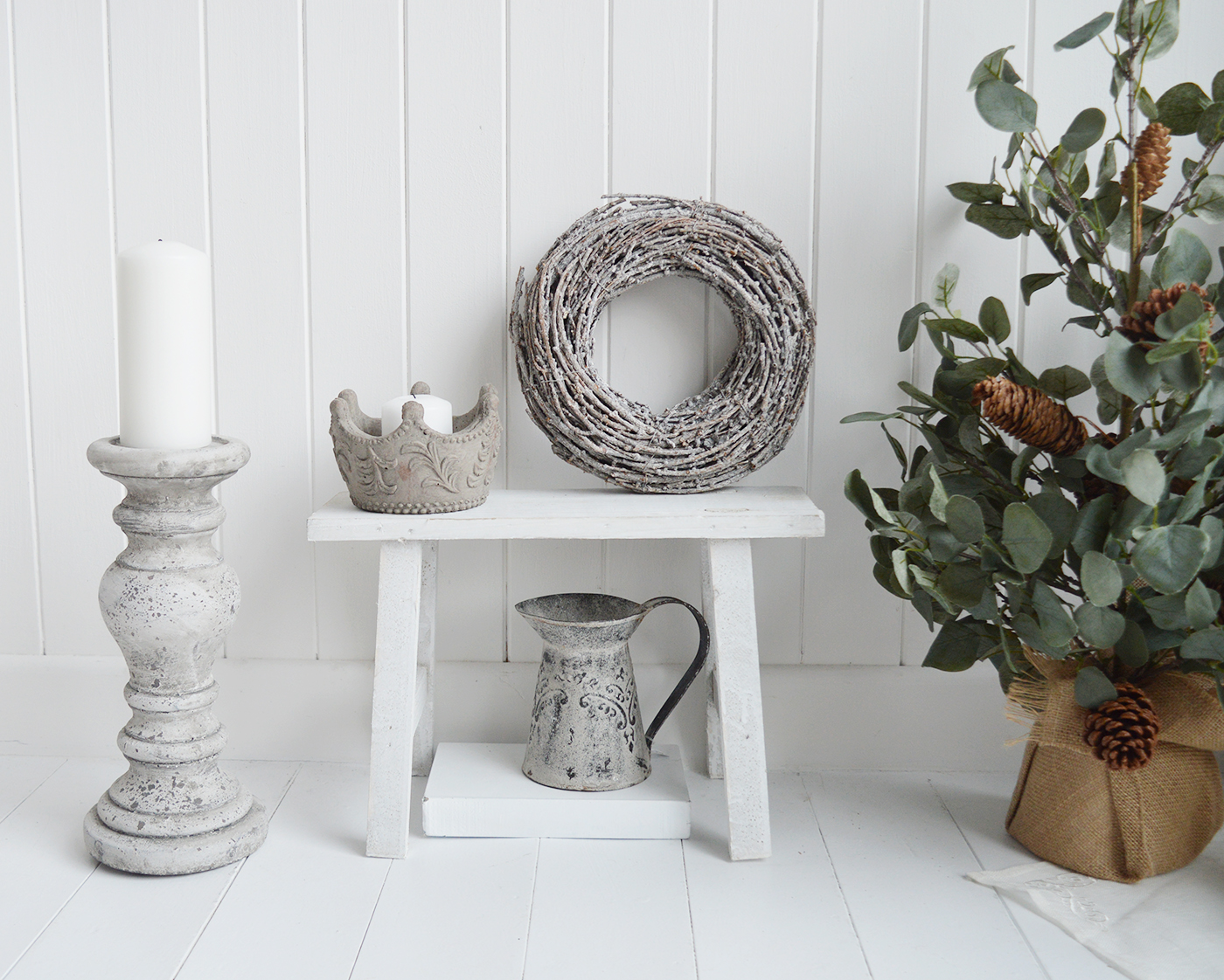 Grey Willow Wreath for a traditional New England look to your room from The White Lighthouse Furniture for the hallway, living room, bedroom and bathroom
