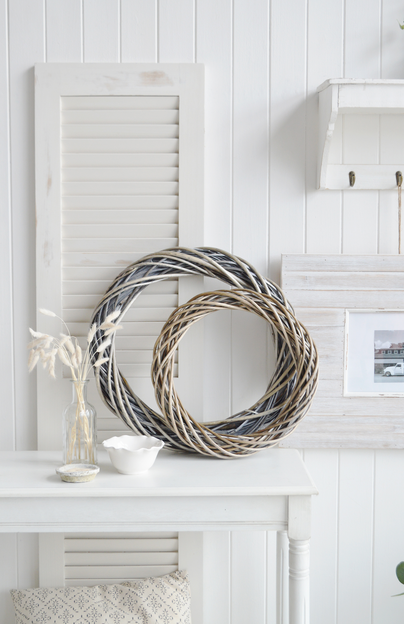 Grey Willow Wreath for a traditional New England look to your room from The White Lighthouse Furniture for the hallway, living room, bedroom and bathroom. Country, coastal and farmhouse home decor