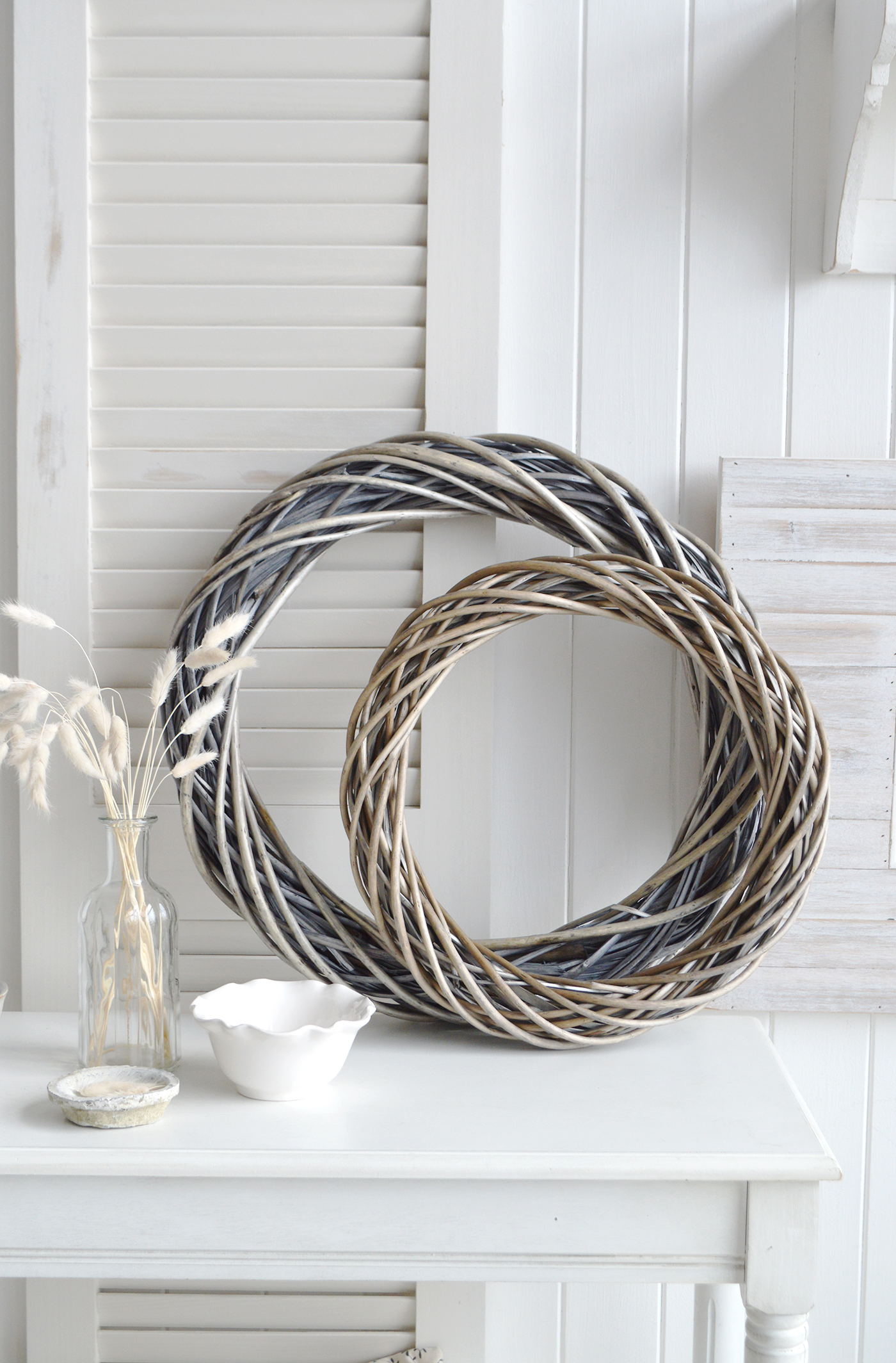Grey Willow Wreath for a traditional New England look to your room from The White Lighthouse Furniture for the hallway, living room, bedroom and bathroom. Country, coastal and farmhouse home decor