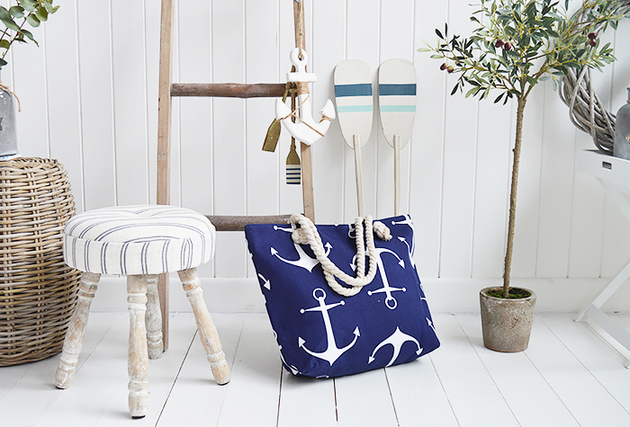 The White Lighthouse Furniture new England Lifestyle for Country and Coastal Living - navy beach bag