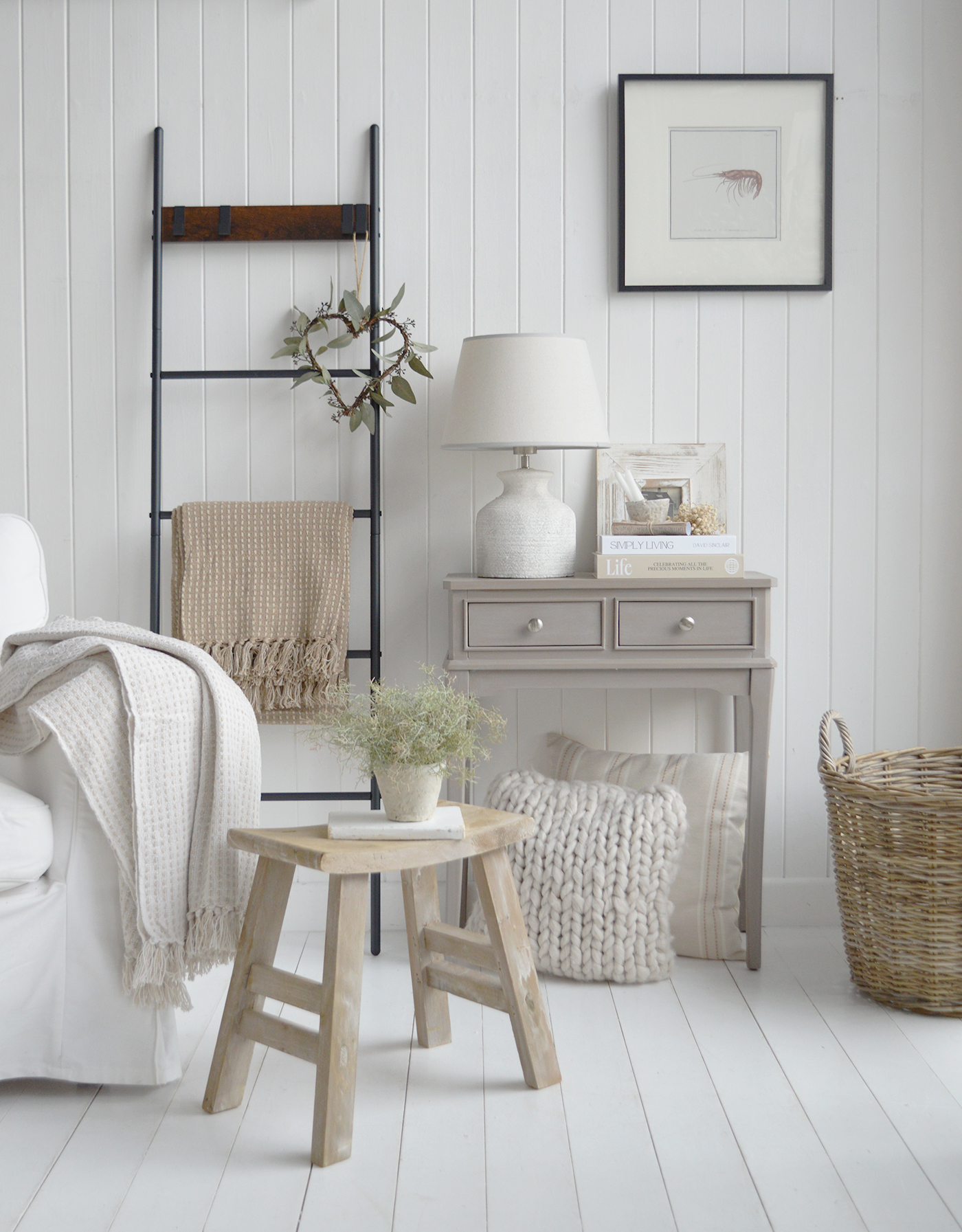 Hamptons inspired neutral living combines coastal interiors with timeless elegance and relaxed refinement.