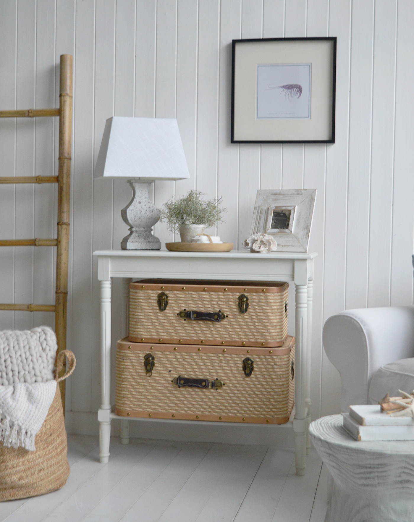 Natural materials such as seagrass, bamboo, and reclaimed wood add depth and authenticity to coastal interiors.