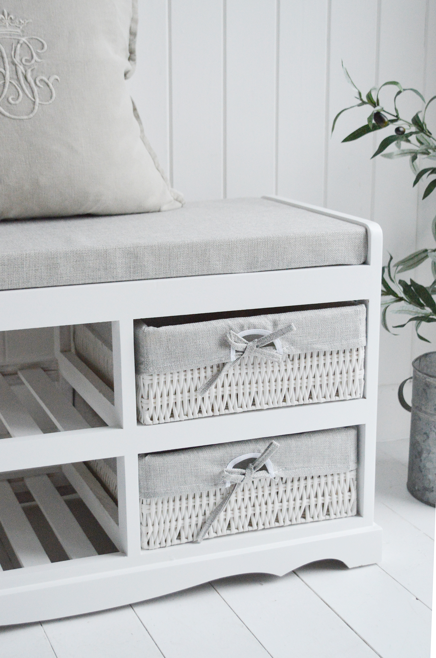 White shoe online bench with cushion