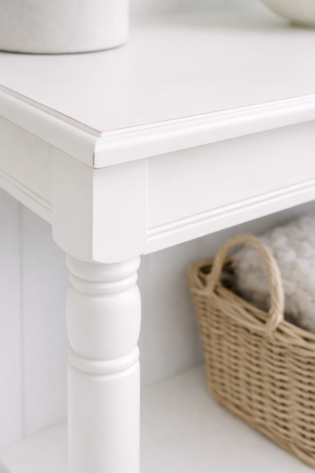 The softly aged white finish gives this console table a timeless and characterful look.
Use in a hallway, living room or behind a sofa for effortless coastal style.