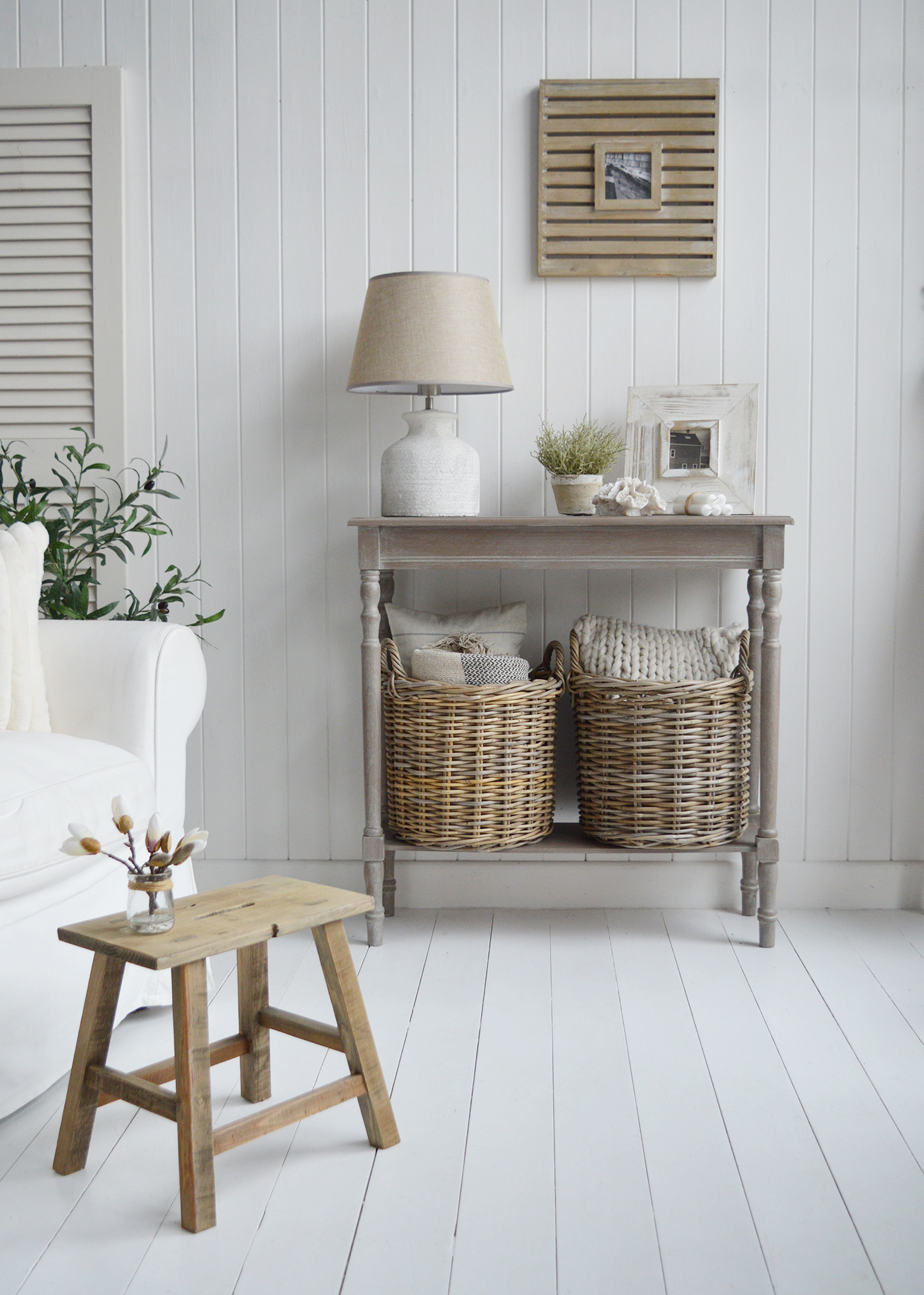 The Montauk console with 2 round baskets to add a warmth to a room