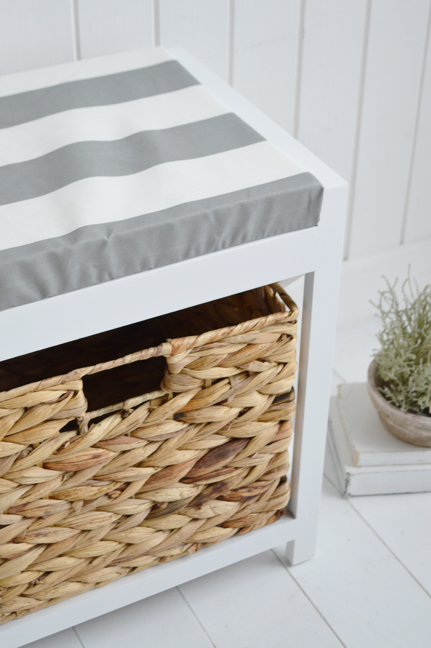 Farmhouse storage bench with cushion hot sale