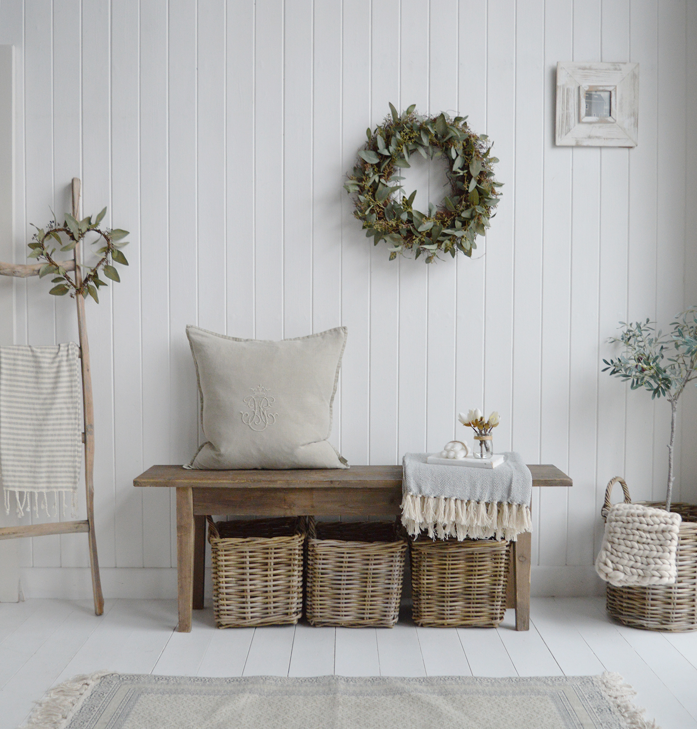 The rustic Pawtucket bench in reclaimed wood for a hallway in a country home interior