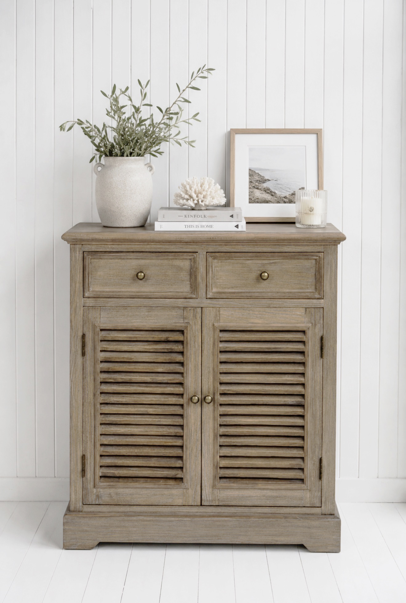 Featuring two spacious drawers, louvred cupboard doors and generous shelving, the Portsmouth Cabinet offers stylish storage for living rooms, hallways, dining rooms and bedrooms.