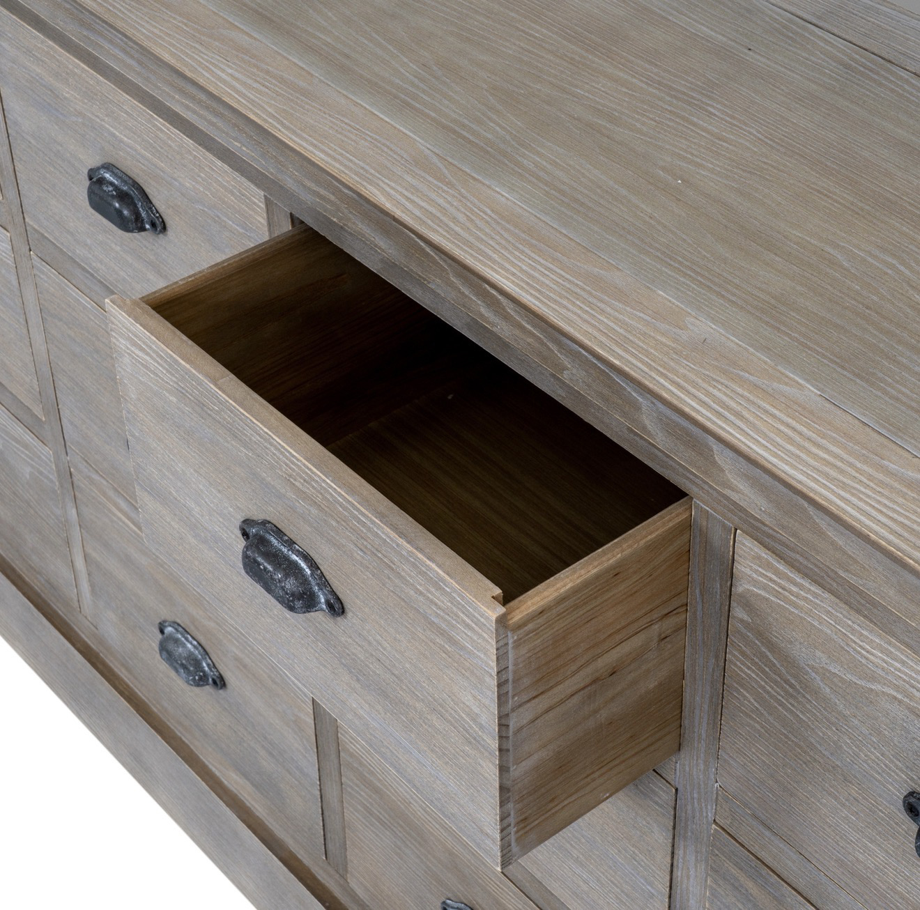 With twelve practical drawers, the Stonington Chest offers stylish storage for living rooms, hallways, bedrooms or dining spaces while keeping everyday essentials neatly organised. 