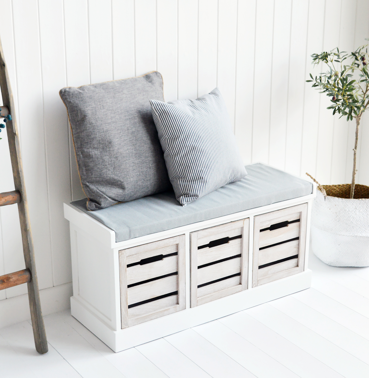 white bedroom bench