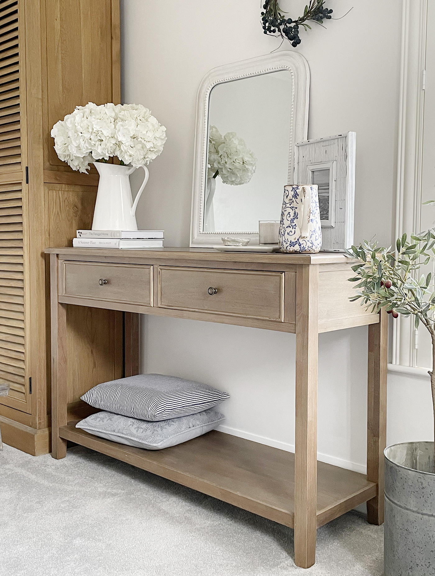 Berkshire console table for New England Hallway , living room and bedroom furniture in coastal and country styled homes and interiors