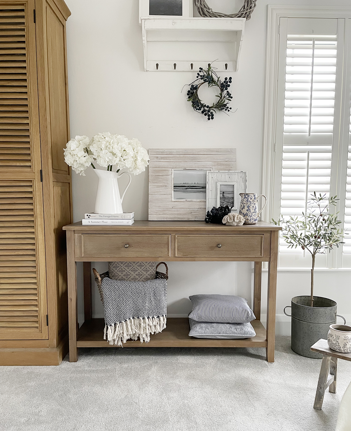 Berkshire console table for New England Hallway , living room and bedroom furniture in coastal and country styled homes and interiors