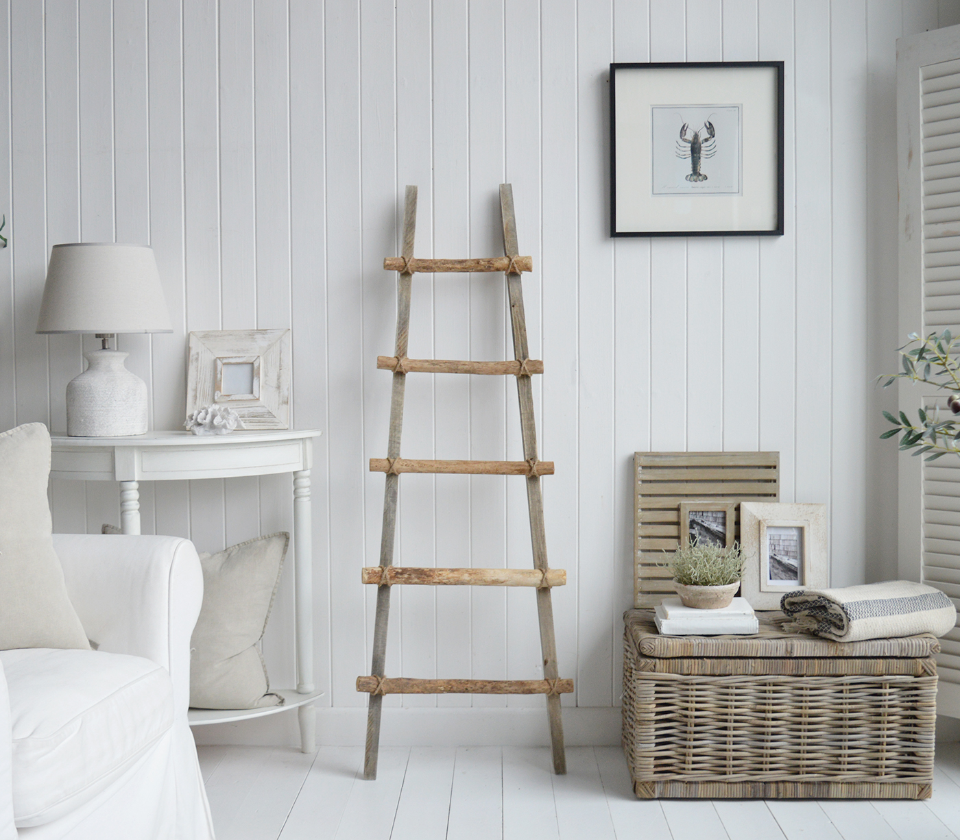 The Ellington rustic ladder, a perfect piece of furniture to add height in a Hamptons Beach House inspired room
