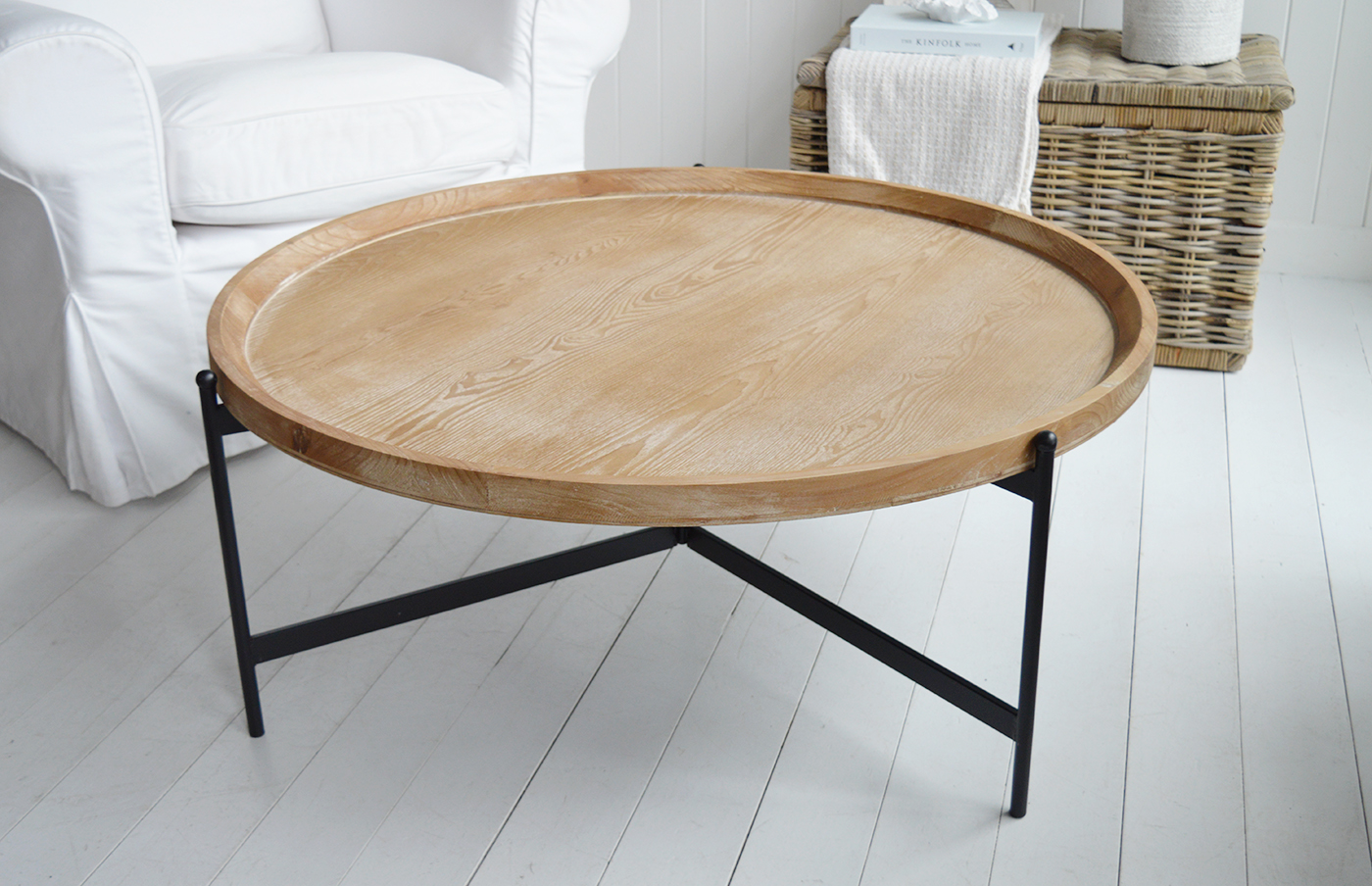 Perfect for displaying coastal décor, coffee table books, or everyday essentials, this New England-style Salisbury coffee table brings both function and beauty to your living room.