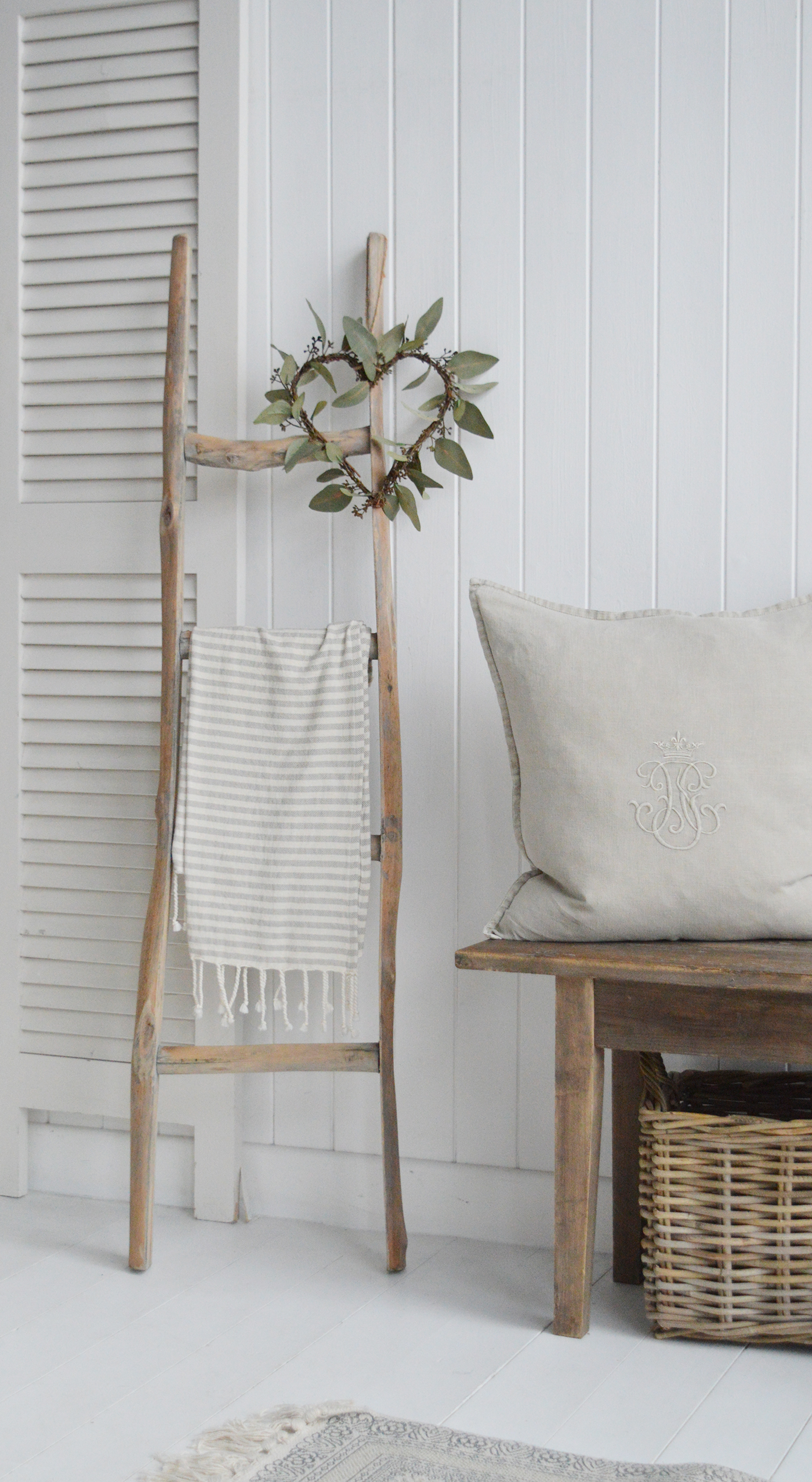 The driftwood blanket ladder in rustic modern country style interiors