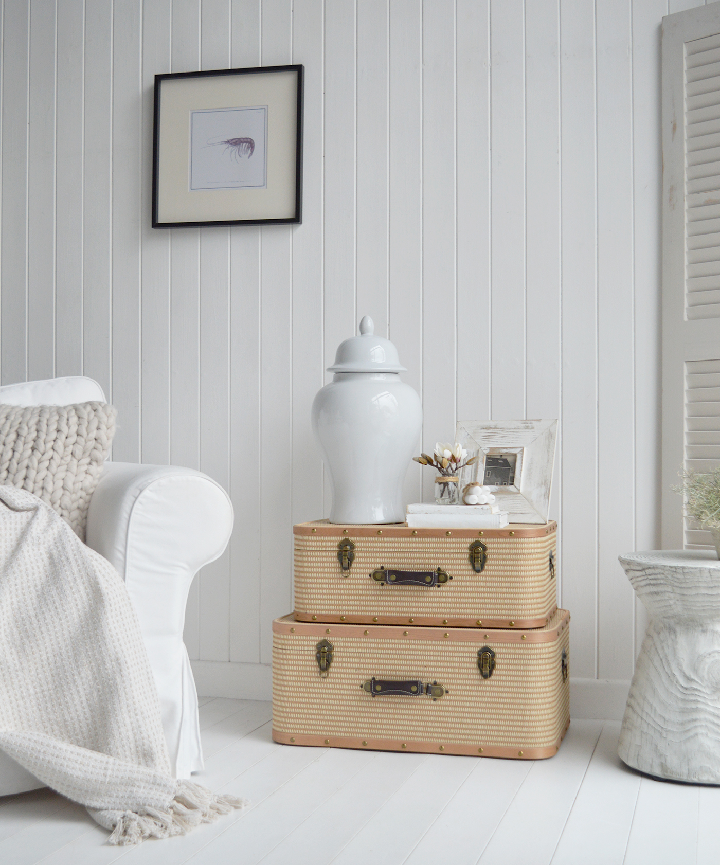 The WHite large Porter Ginger Jar adding elegance to the Kennebukport trunks