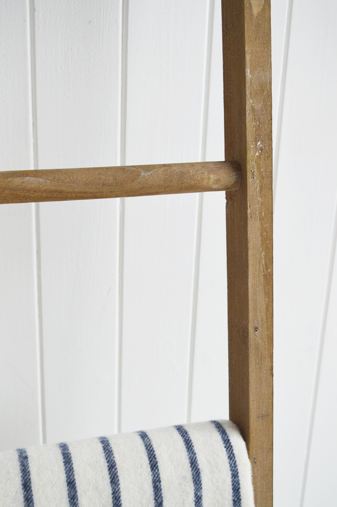 Oxford Blanket Ladder with the Sudbury Wool Throw for New Enland country and coastal furniture