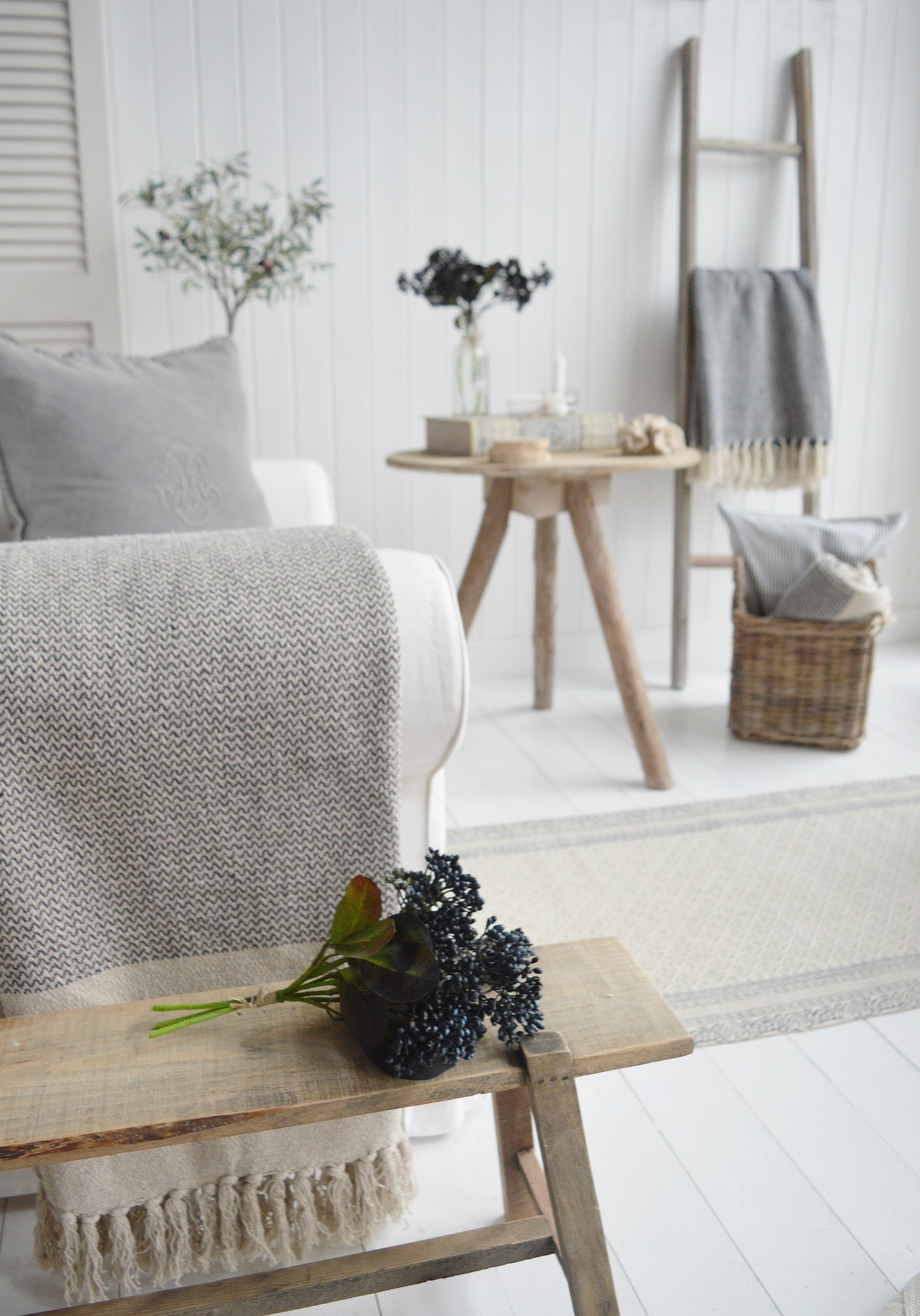 A rustic driftwood effect tripod side table

Finished in weathered grey effect wood to add texture and interest in the room.

A perfect side table for every room your home, bedroom, living, bathroom and hall. Ideal for both cottage and coastal style interiors.