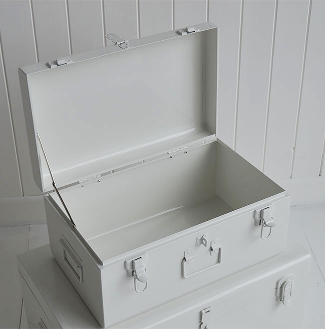 Nantucket white vintage trunk suitcases for homes with white furniture