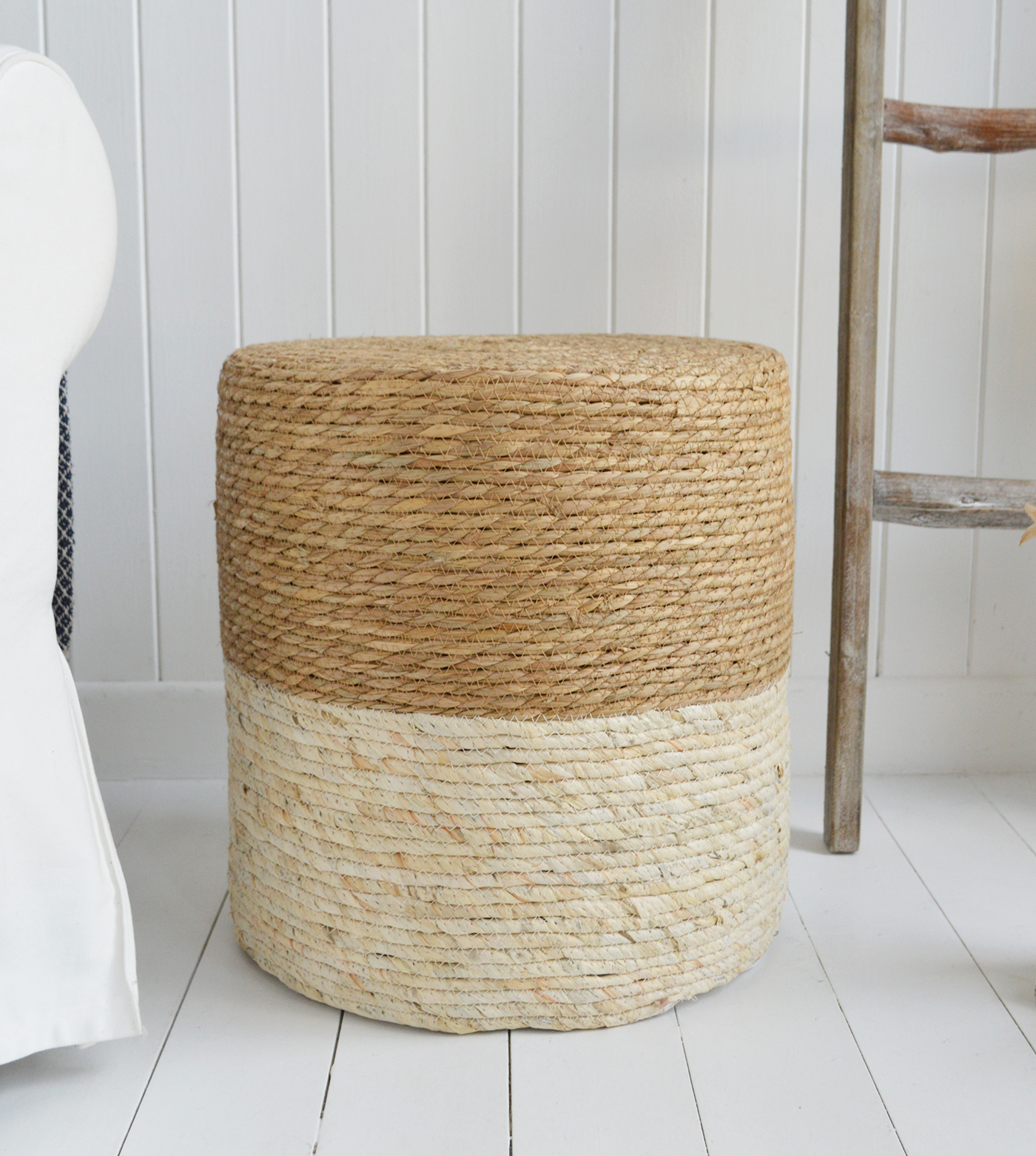 Its natural, woven texture enhances a modern farmhouse space with organic and beautiful charm, effortlessly balancing weathered woods and vintage-inspired furnishings