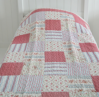 Girls single quilt for cottage bedroom