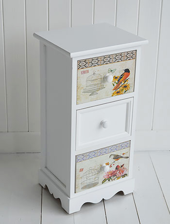 Small chest of white drawers